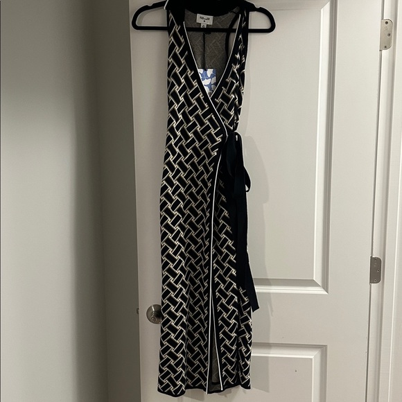 Diane Von Furstenberg X Target Collared Wrap Dress size XS - Picture 3 of 6